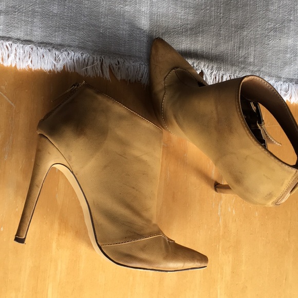 Michael Antonio Tan Heels - Picture 5 of 7